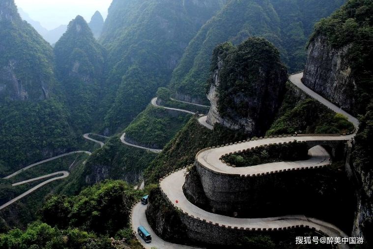 Tour Trương Gia Giới - Phượng Hoàng Cổ Trấn 6N5D Khởi Hành từ Hồ Chí Minh